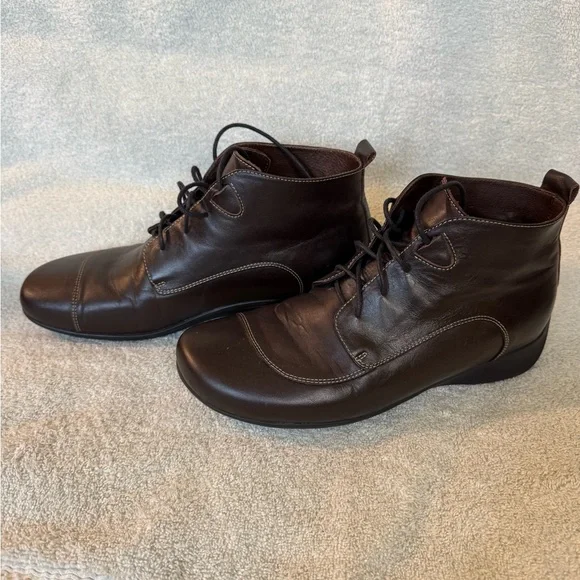 WOLKY Brown Leather Ladies Boots - Picture 2 of 13